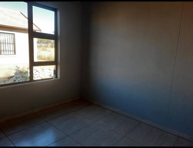 2 BEDROOM HOUSE FOR SALE IN VANDERBIJLPARK CE7